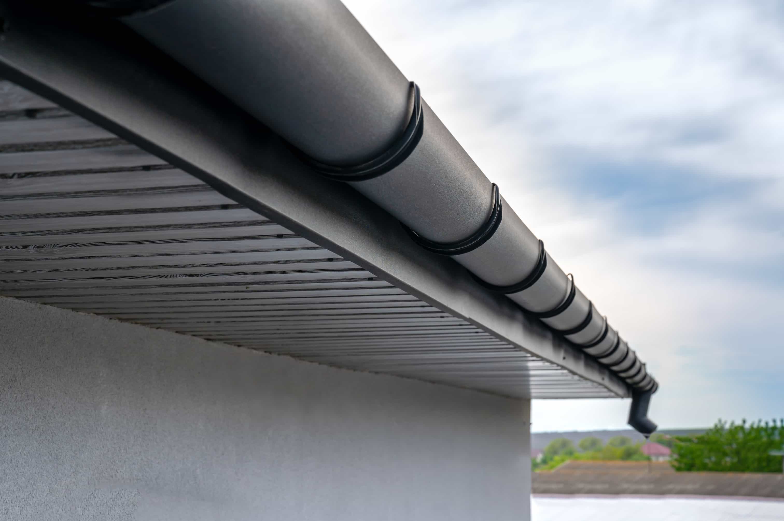 Aluminum vs. Steel vs. Copper Eavestroughs: Weighing the Pros and Cons of Each