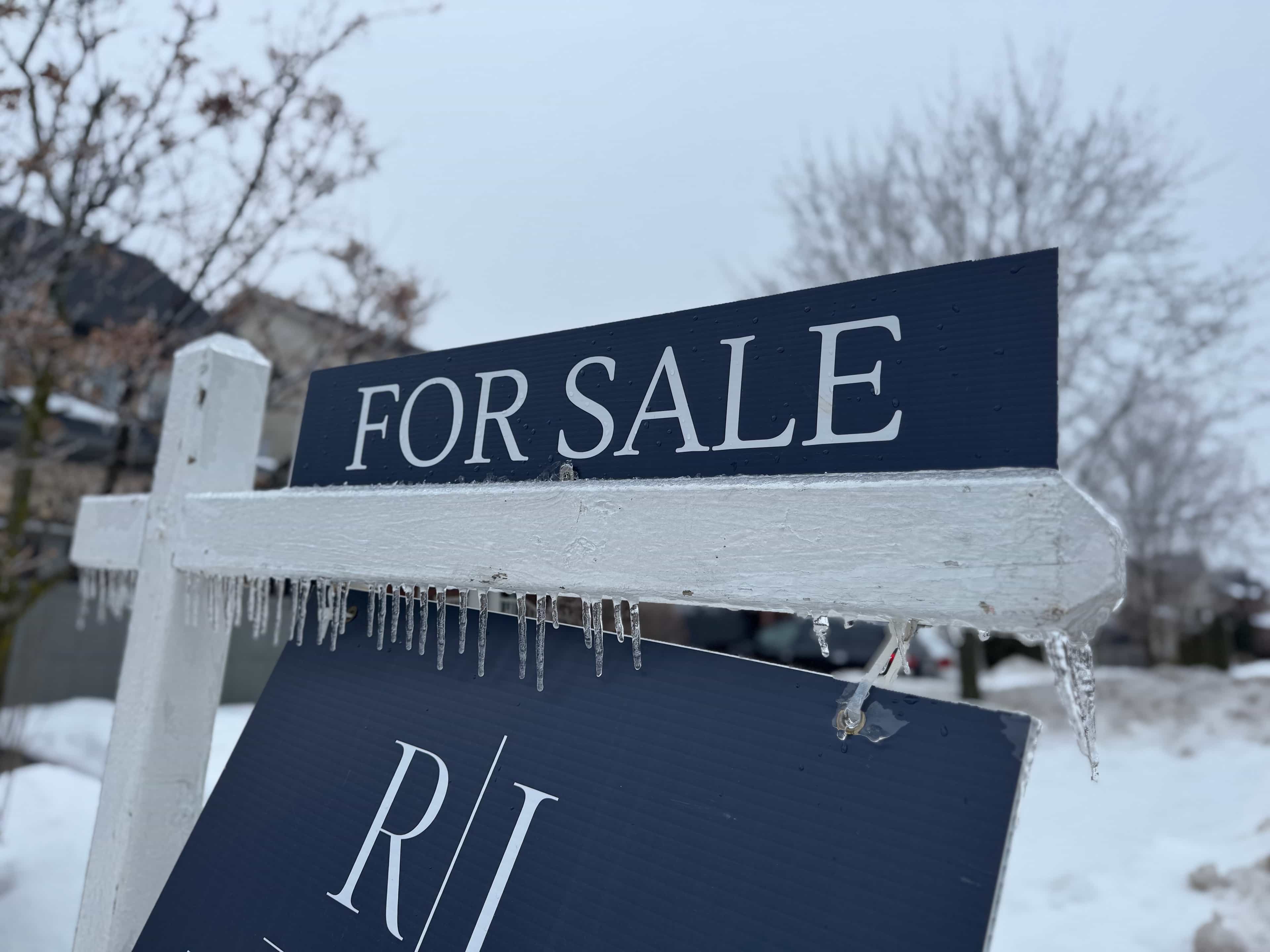 Canadian Home Sales Plunge 16.2% Year-Over-Year as Prices Hit Lowest Level Since 2021