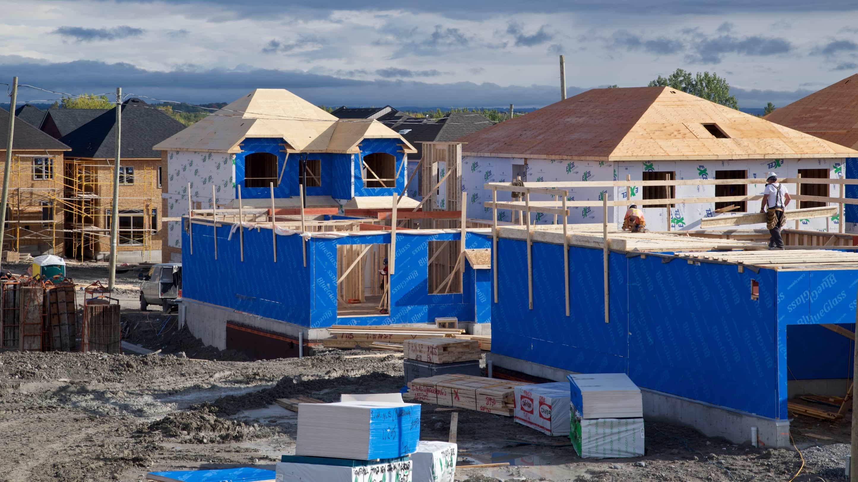 Canada and Ontario Commit $8.8 Billion to Slash Development Charges in Half for Three Years — What It Means for New Home Costs