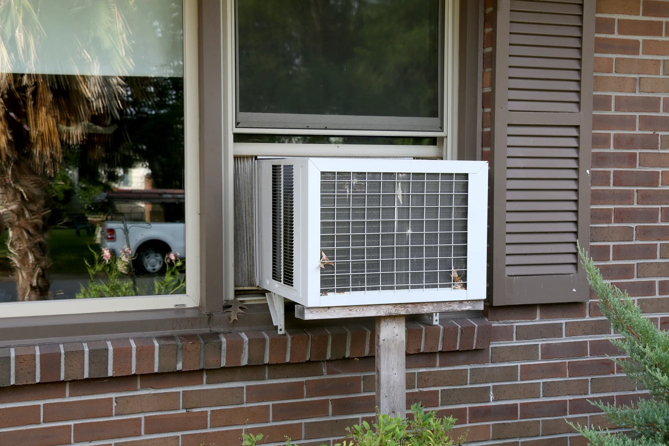 SaskEnergy Warns Window and Portable Air Conditioners Can Backdraft Carbon Monoxide Into Occupied Homes