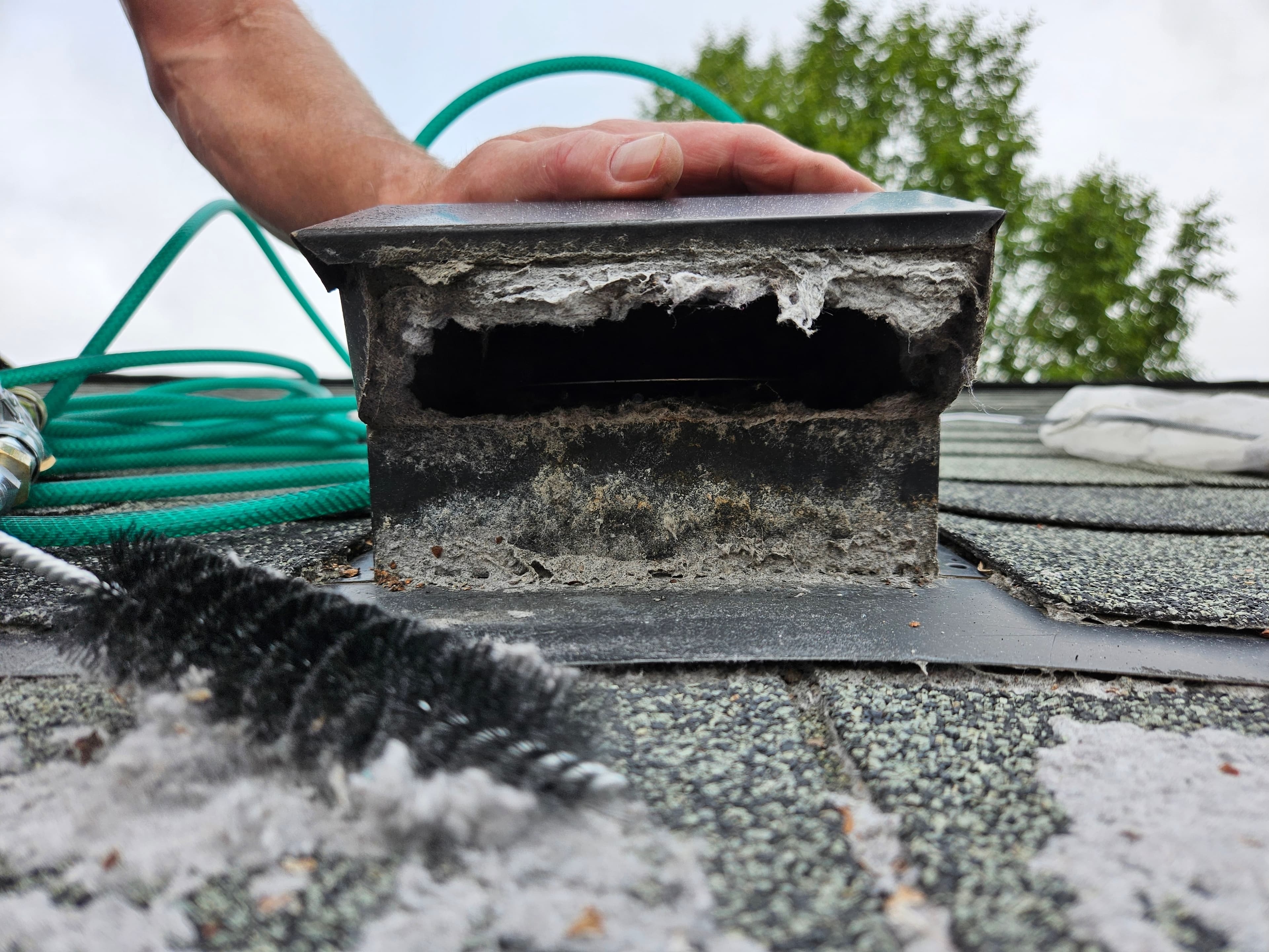 What a Dryer Vent Cleaning Appointment Should Include (And What’s a Red Flag)