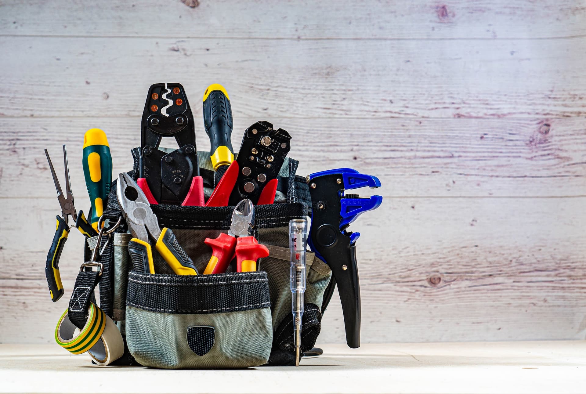 The Beginner's DIY Toolkit: 20 Tools Every Canadian Homeowner Should Own