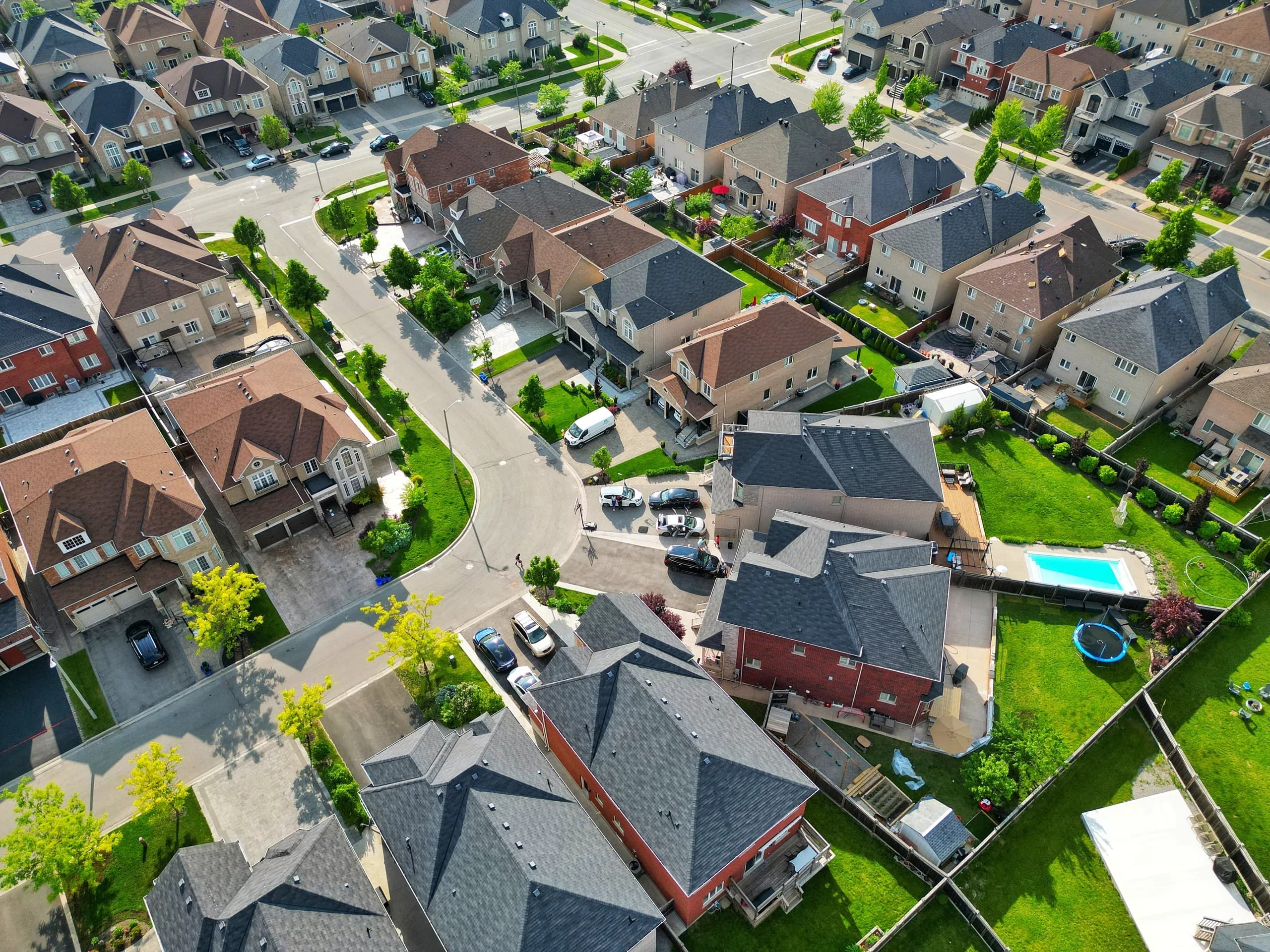 New Home Prices Fall 0.4% in April as Alberta and Ontario Lead National Retreat