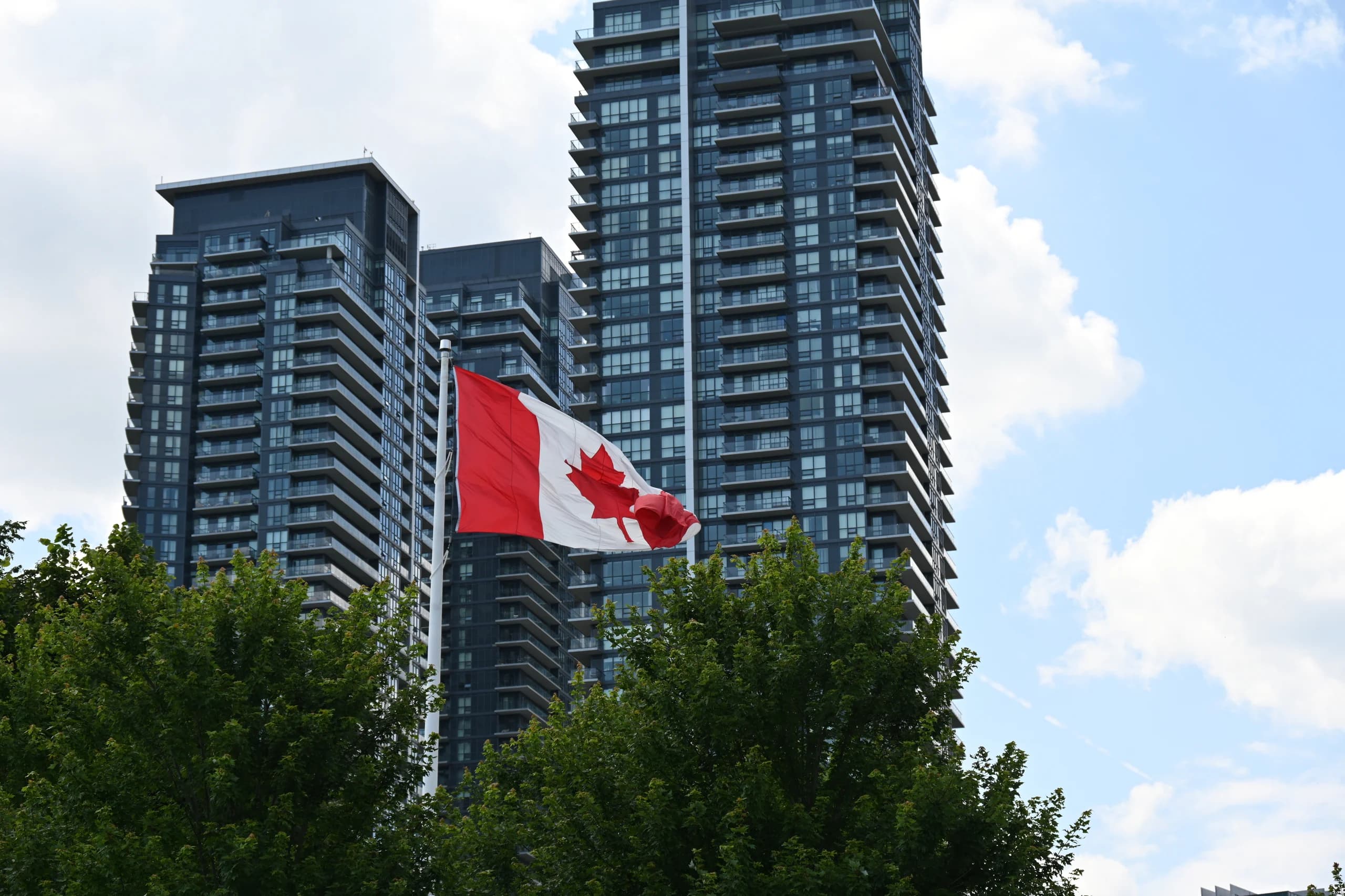 Big Banks Pressed to Lower 70% Condo Presale Threshold as Construction Starts Hit 15-Year Low