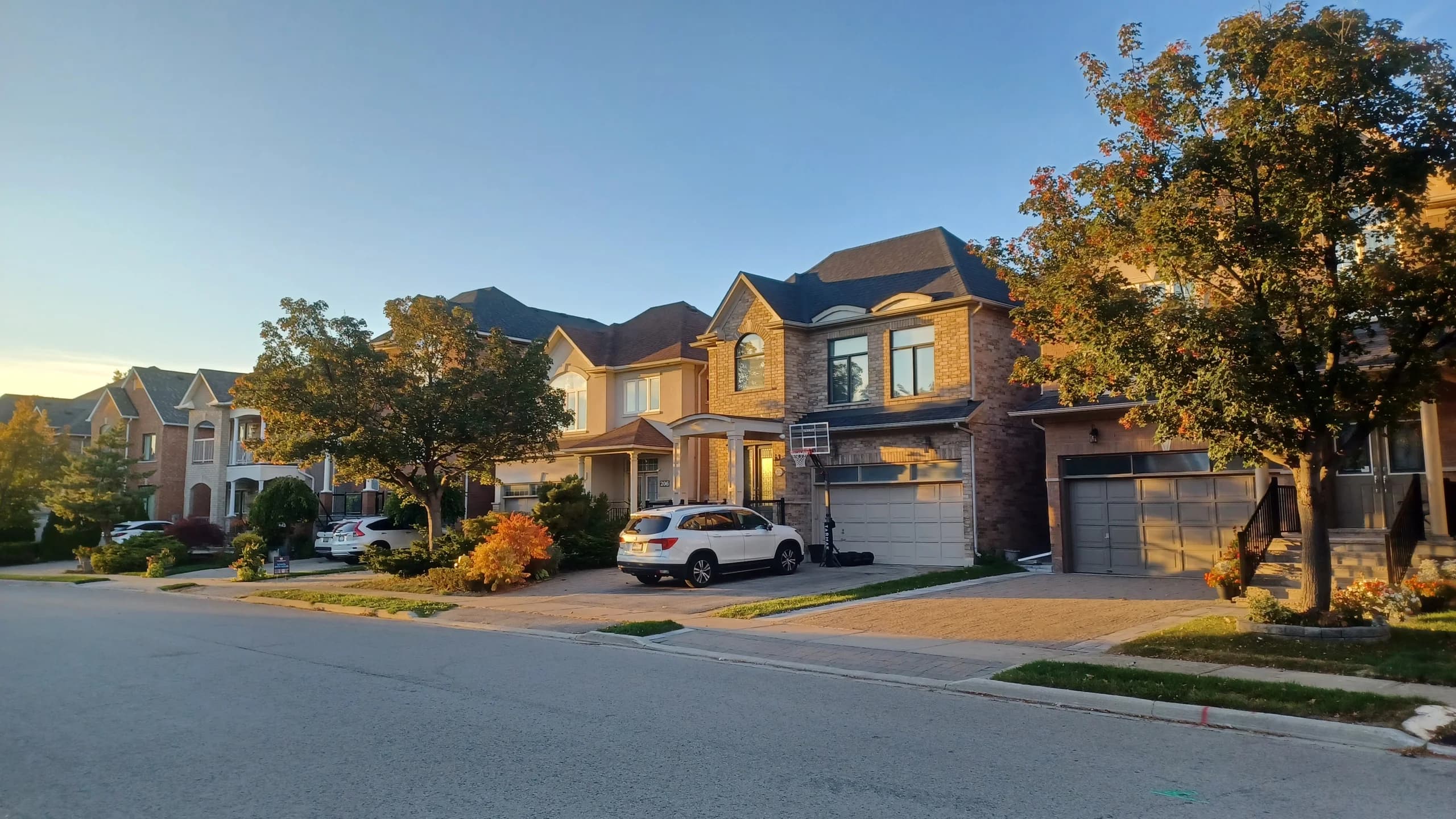 National Home Prices Down 4.3% With Toronto Off 20% From Peak in Sixth Monthly Decline